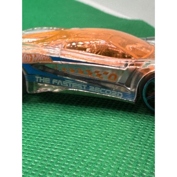 Hot Wheels Toys 23 Hot Wheels Nitrium Clear Hw Triple Track Twister